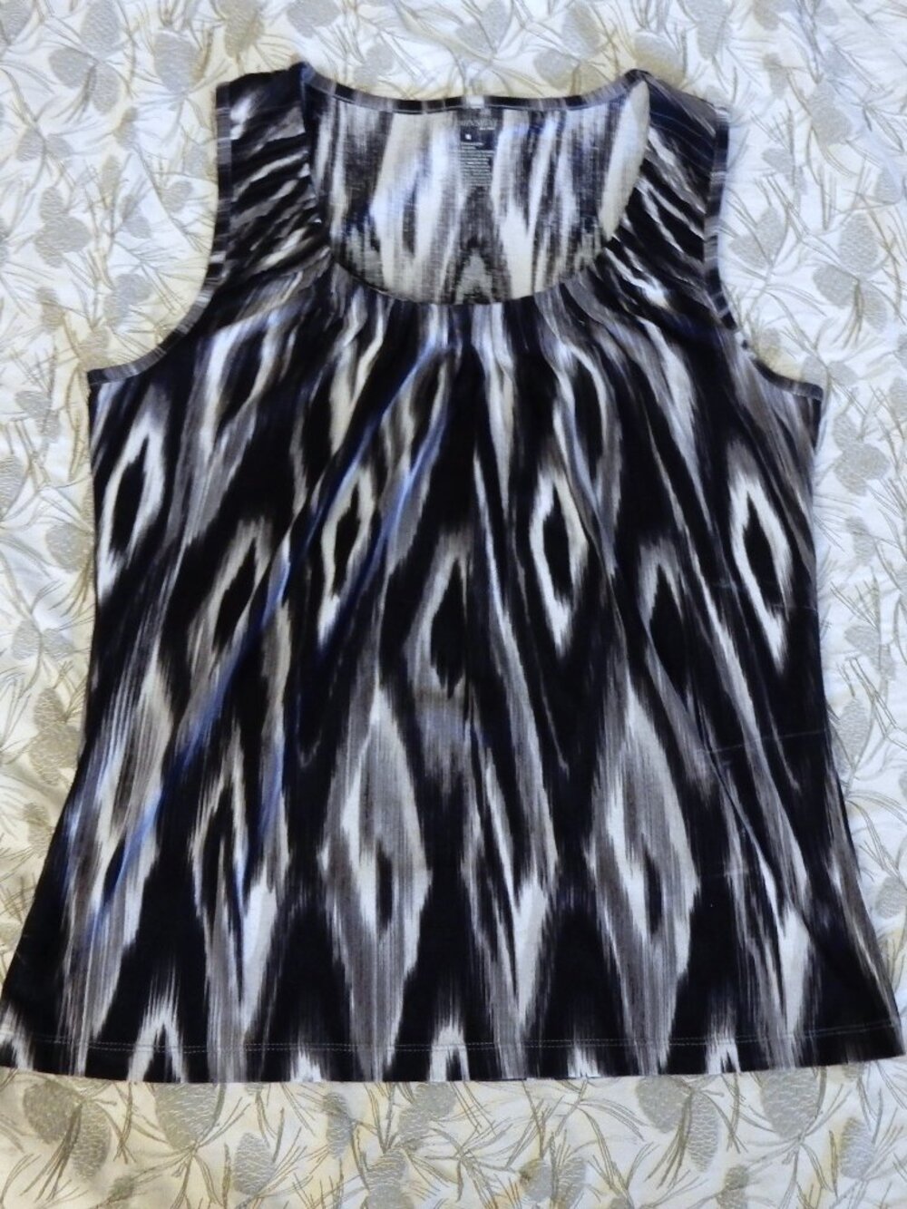 St John's Bay black white IKAT PRINT women's M tank top gathered neckline CUTE!!